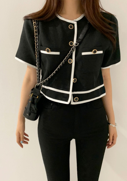 [Round neck color-blocked single-breasted straight short jacket]