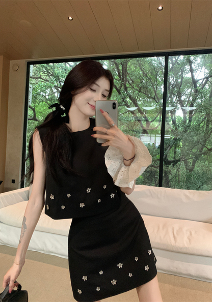 Xiaoxiangfeng three-dimensional flower vest + short skirt suit