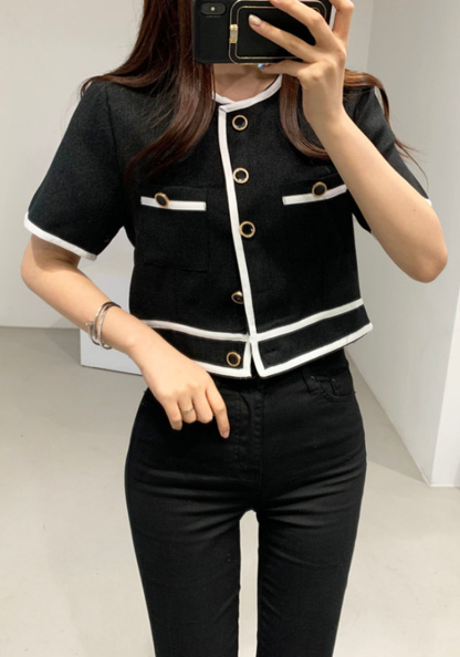 [Round neck color-blocked single-breasted straight short jacket]