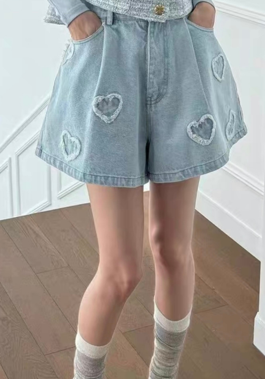 [Love stitching wide-leg denim shorts]