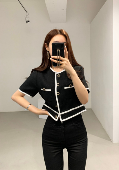 [Round neck color-blocked single-breasted straight short jacket]