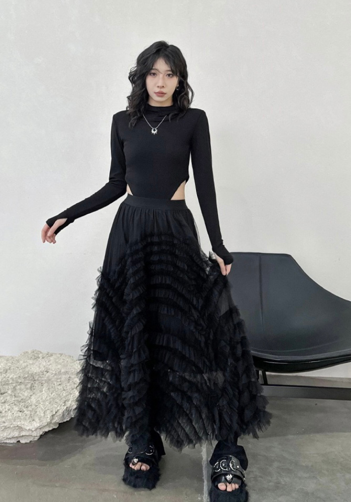 [Dark style mesh skirt with large skirt]