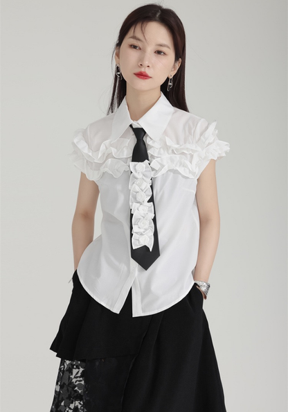 [Designed three-dimensional flower tie shirt]