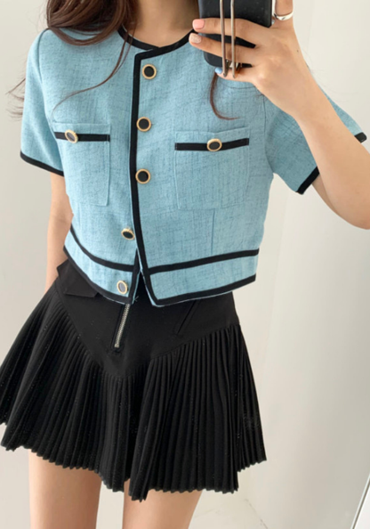 [Round neck color-blocked single-breasted straight short jacket]