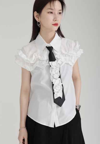 [Designed three-dimensional flower tie shirt]