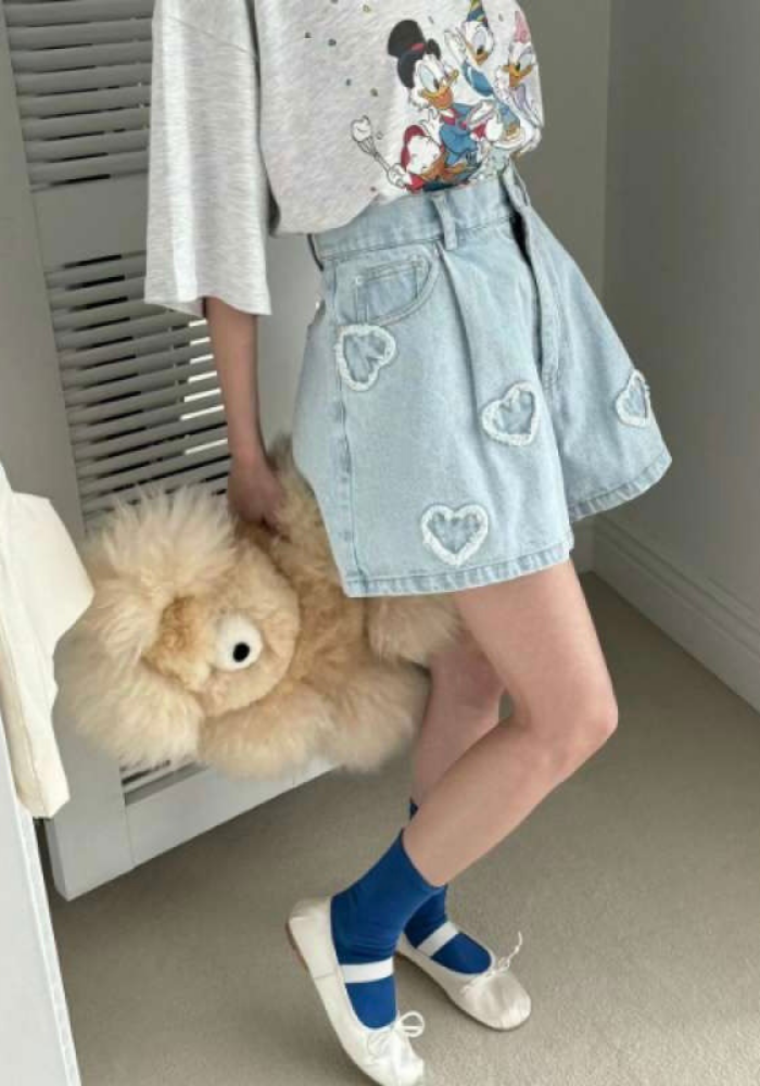 [Love stitching wide-leg denim shorts]