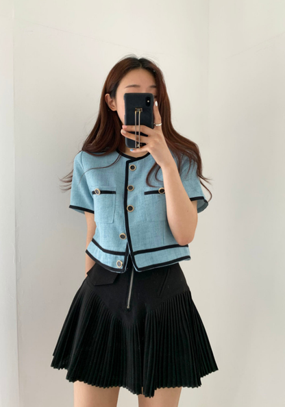 [Round neck color-blocked single-breasted straight short jacket]