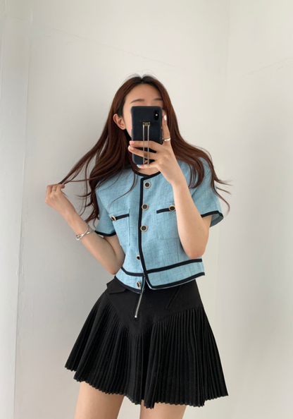 [Round neck color-blocked single-breasted straight short jacket]