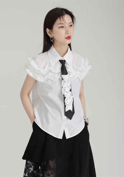[Designed three-dimensional flower tie shirt]