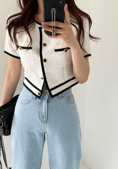 [Round neck color-blocked single-breasted straight short jacket]