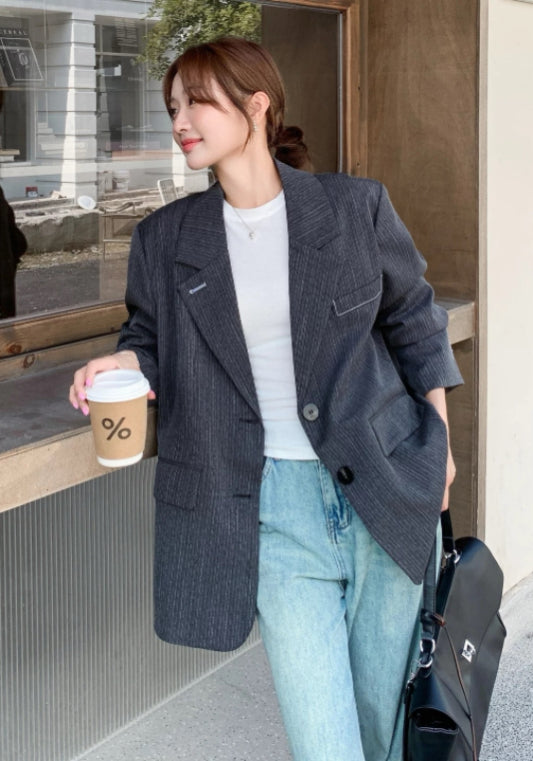 Black and gray suit jacket