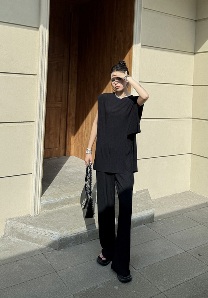[Dark style sleeveless round neck short-sleeved suit]