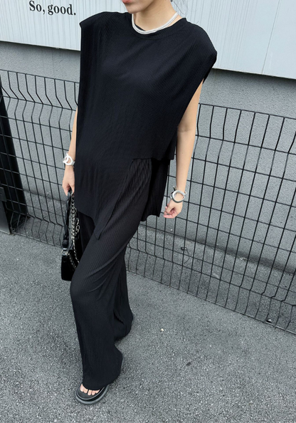 [Dark style sleeveless round neck short-sleeved suit]