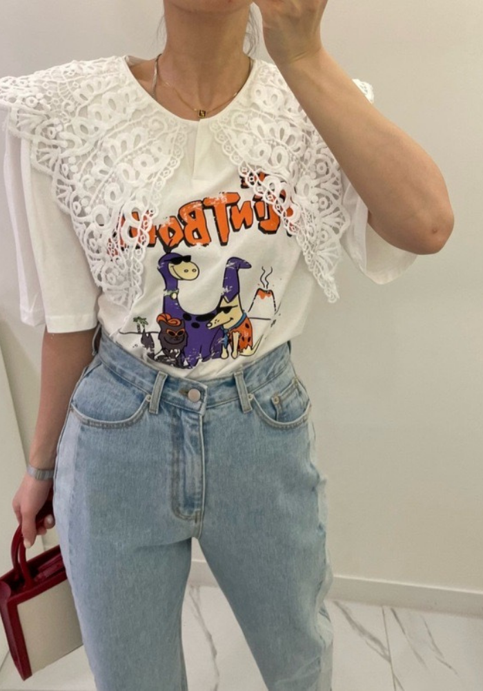 [Hollow crochet cartoon print short-sleeved top]