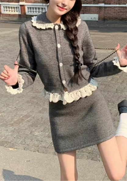 Maillard's gentle knitted skirt suit
