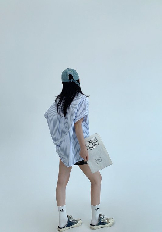 藍條紋鈕扣襯衫