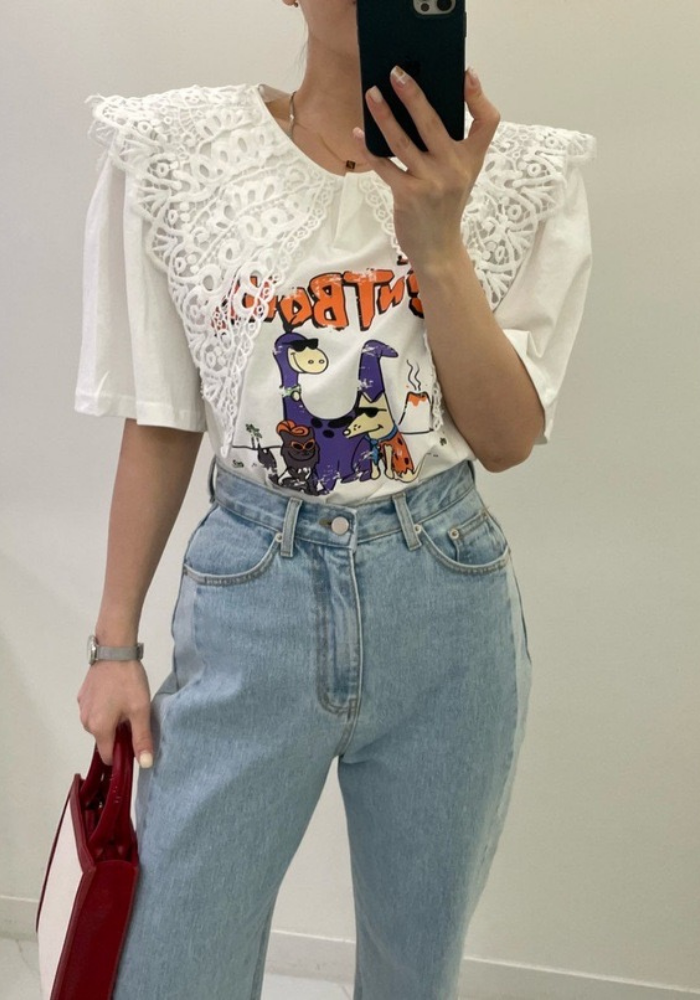 [Hollow crochet cartoon print short-sleeved top]