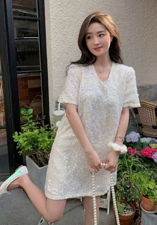 白色亮片裙