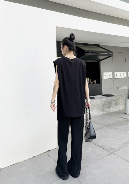 [Dark style sleeveless round neck short-sleeved suit]