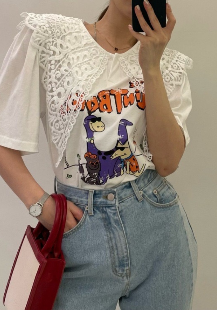 [Hollow crochet cartoon print short-sleeved top]