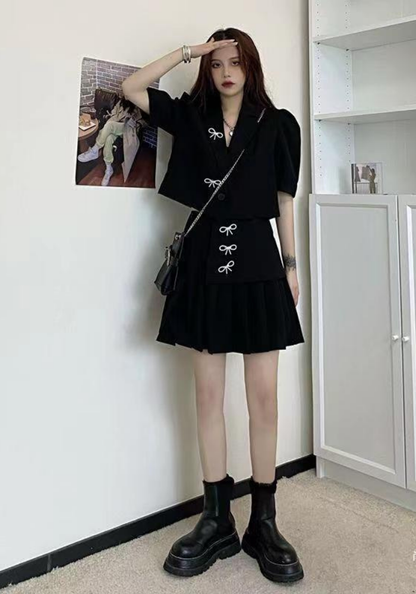 Small fragrant bow top + skirt suit
