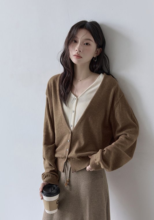 HUIXI 繪系 V領假兩件針織衫 女款 秋冬2025新款休閒顯瘦開衫上衣