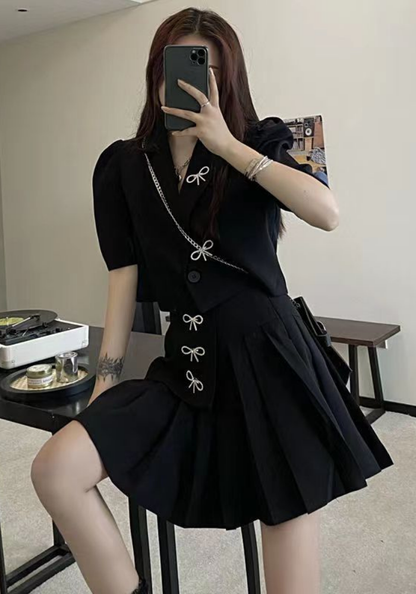 Small fragrant bow top + skirt suit