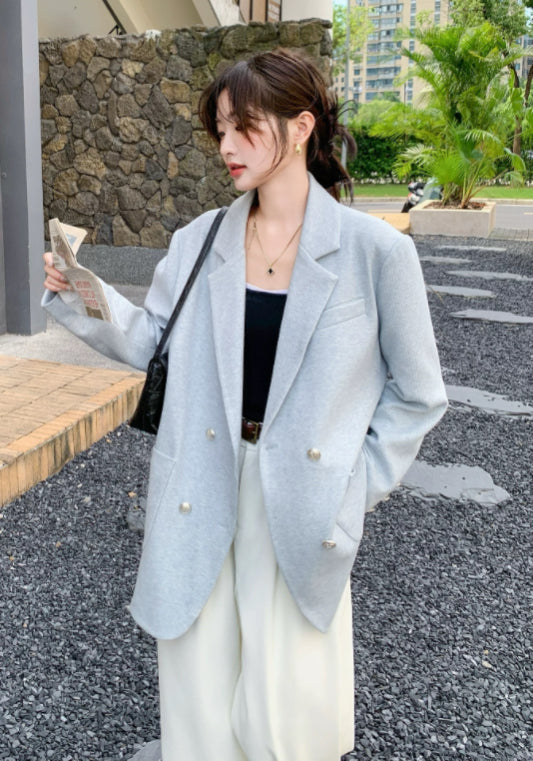 淺藍西裝外套