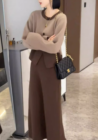 Simple contrasting color suit