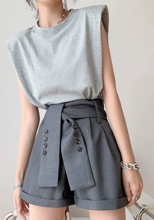 Black knotted suit shorts