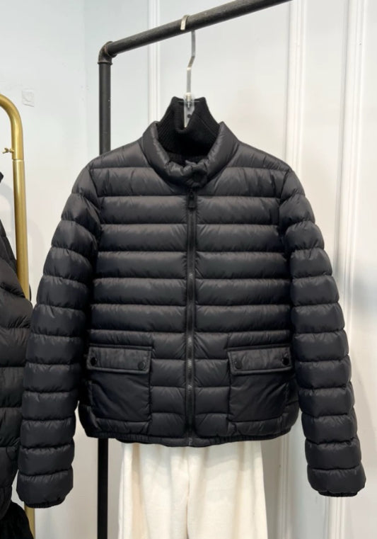 簡約薄羽絨服