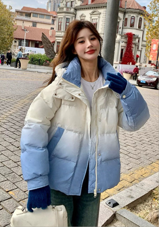 漸變藍羽絨服