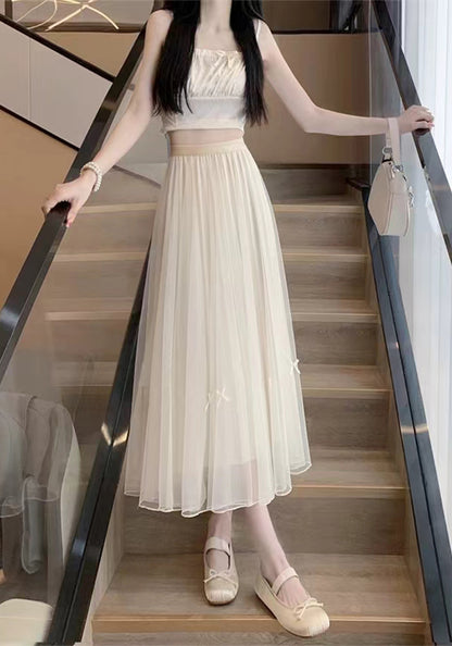 Sweet high-waisted mesh skirt