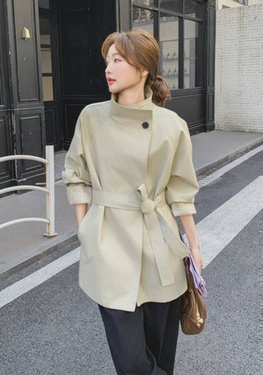 米白風衣外套