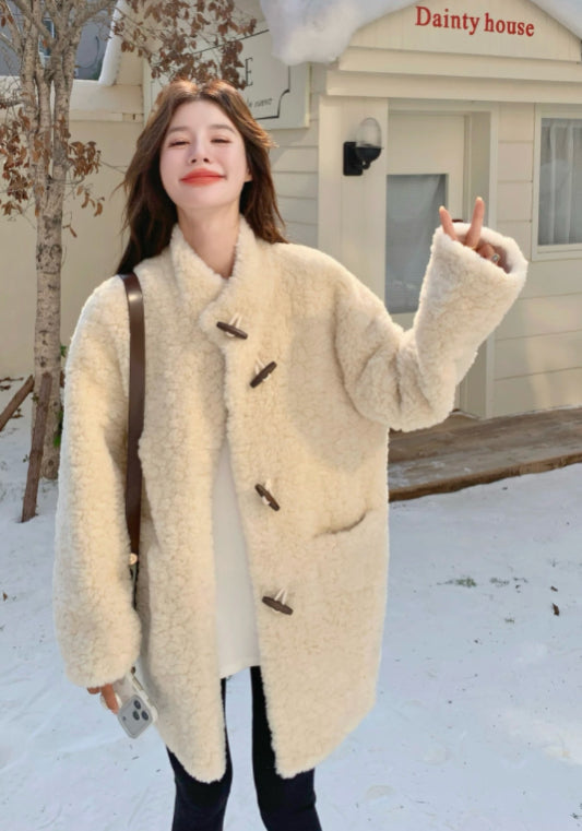 米白羊羔毛外套