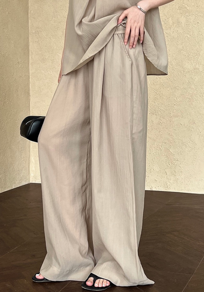 [Light luxury and high-end sleeveless camisole suit]