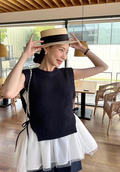 Mesh cake skirt + knitted vest suit