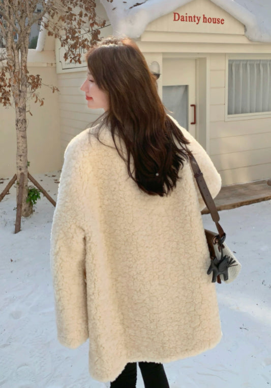 米白羊羔毛外套