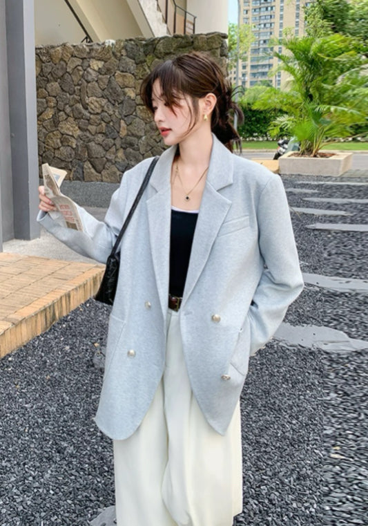 淺藍西裝外套