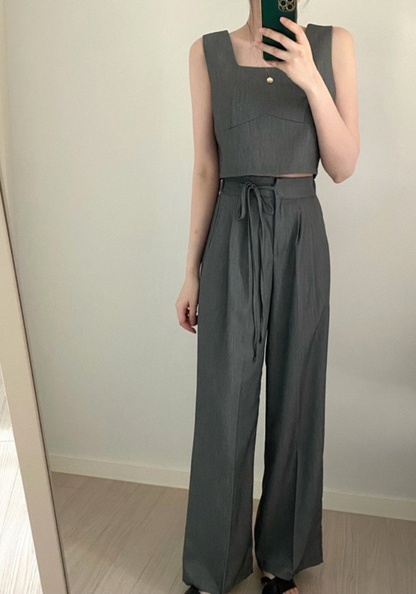 [Square-neck vest top + high-waisted wide-leg pants suit]