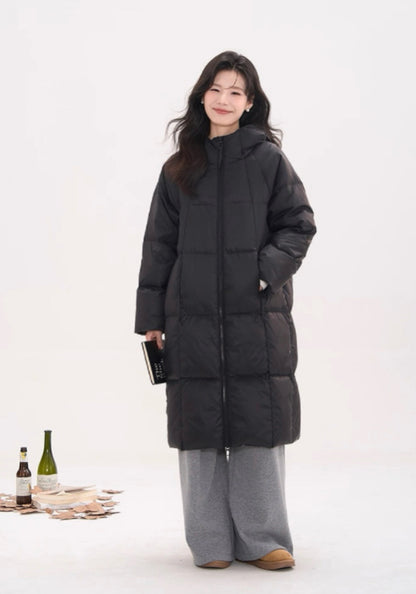 黑色長款連帽羽絨服