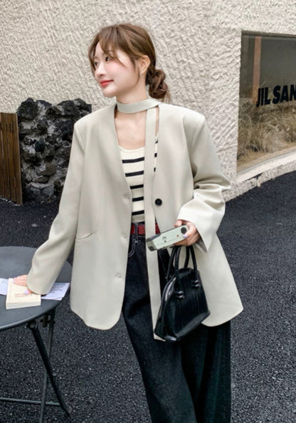 杏色西裝外套