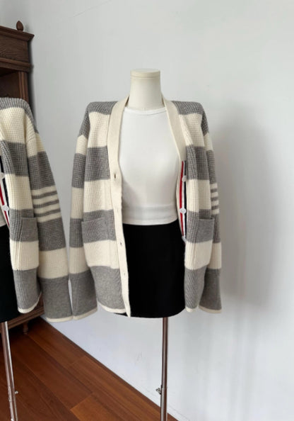 灰白條紋針織外套