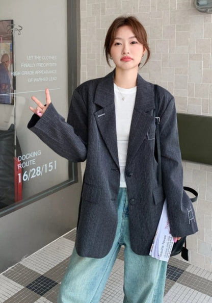 Black and gray suit jacket