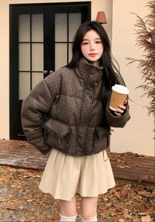 深棕格子羽絨服