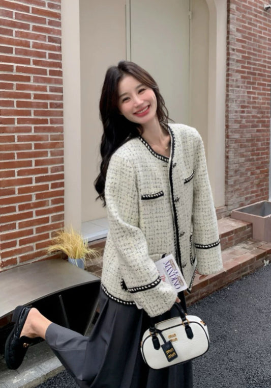 黑白撞色小香風外套