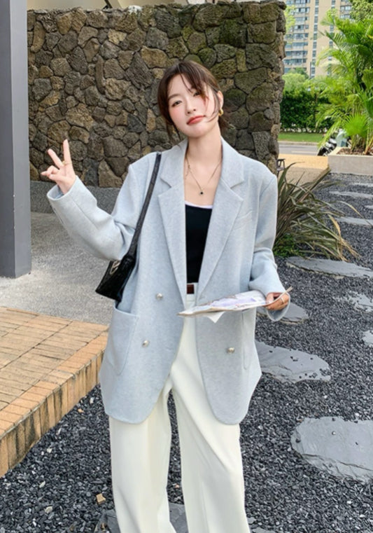 淺藍西裝外套