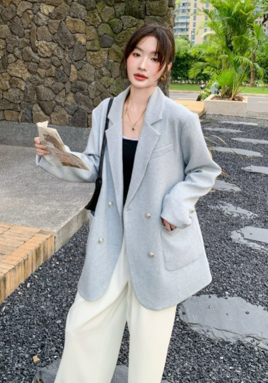 淺藍西裝外套
