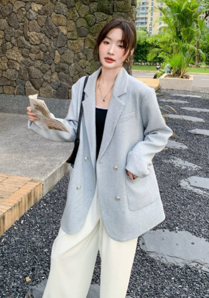 淺藍西裝外套