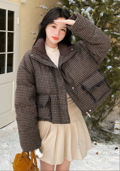 深棕格子羽絨服